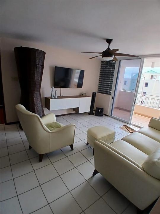 En Venta: $260,000 (3 camas, 2 baños, 1246 Pies cuadrados)