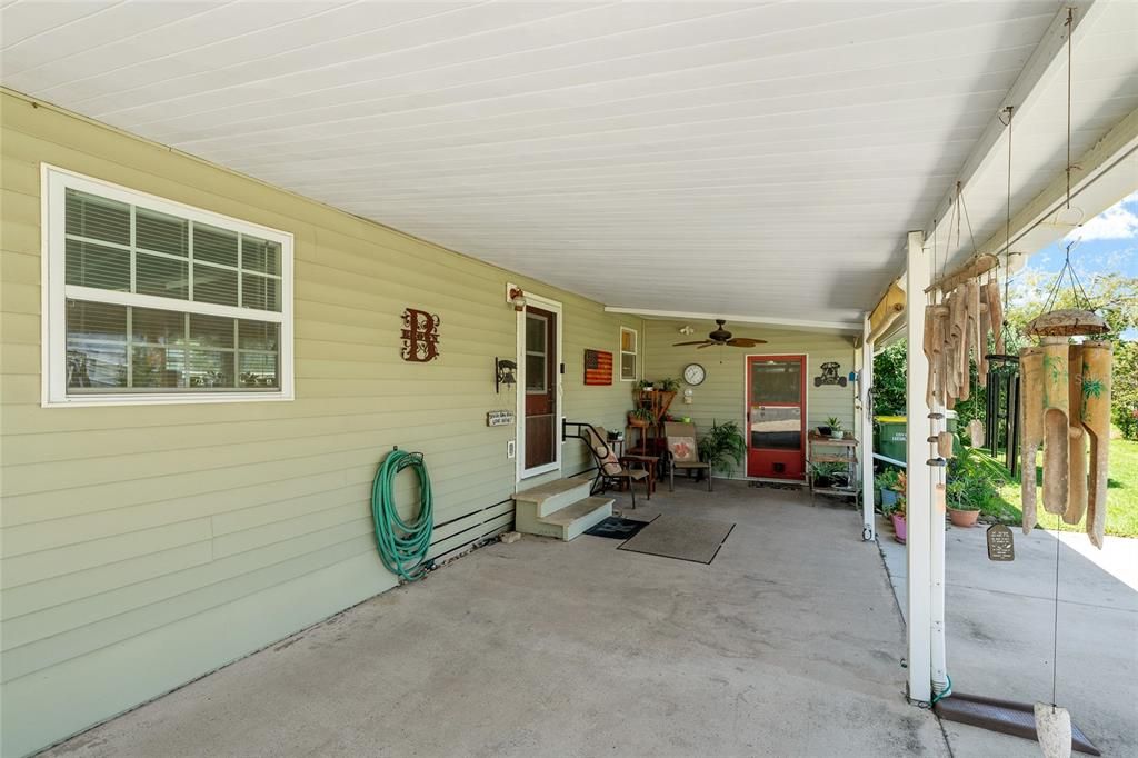 На продажу: $159,999 (2 спален, 2 ванн, 1276 Квадратных фут)