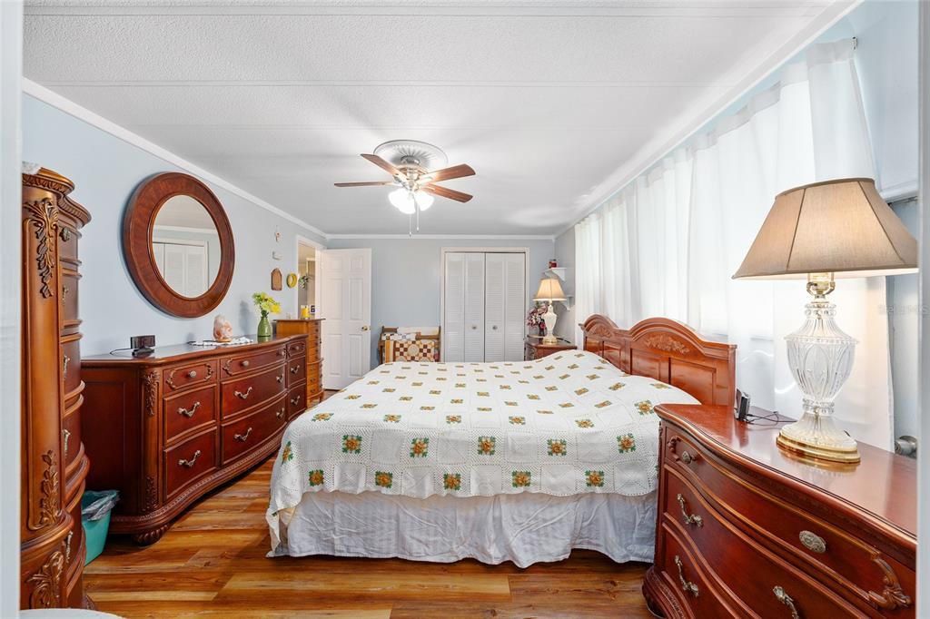 На продажу: $159,999 (2 спален, 2 ванн, 1276 Квадратных фут)