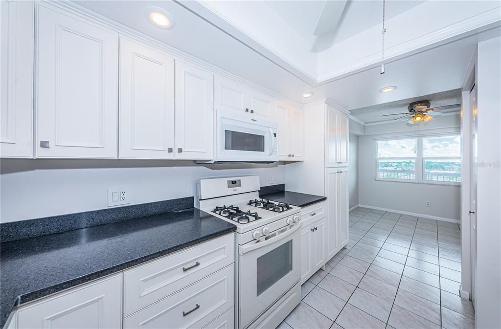 Activo con contrato: $200,000 (2 camas, 2 baños, 1280 Pies cuadrados)