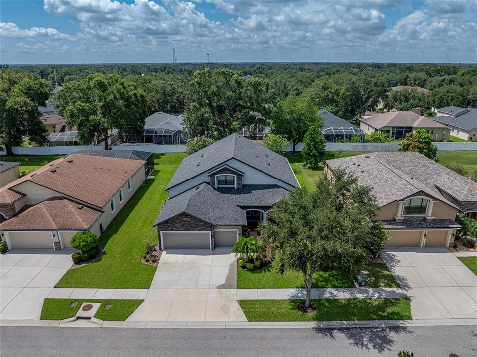 合同活跃: $649,999 (4 贝兹, 4 浴室, 3832 平方英尺)