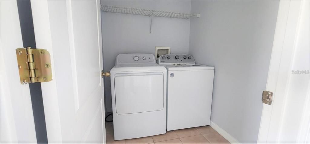 合同活跃: $238,900 (2 贝兹, 2 浴室, 1268 平方英尺)