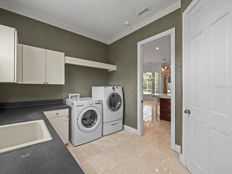 待售: $2,390,000 (4 贝兹, 5 浴室, 4579 平方英尺)