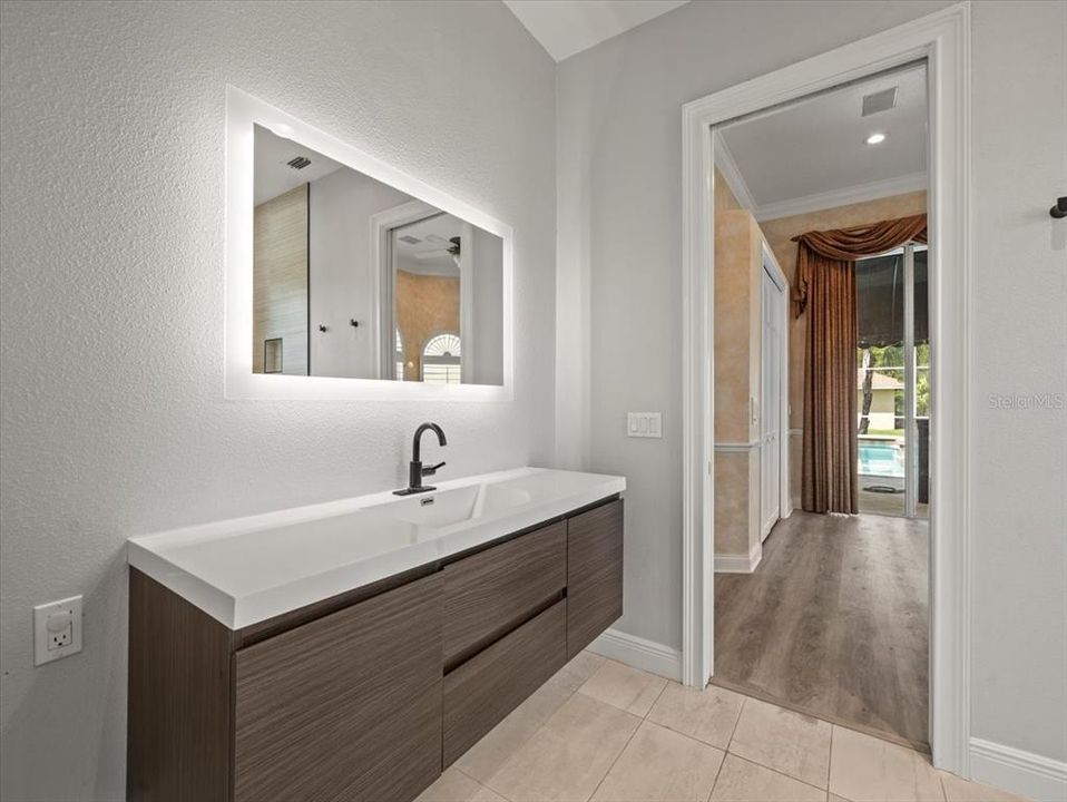 待售: $2,390,000 (4 贝兹, 5 浴室, 4579 平方英尺)