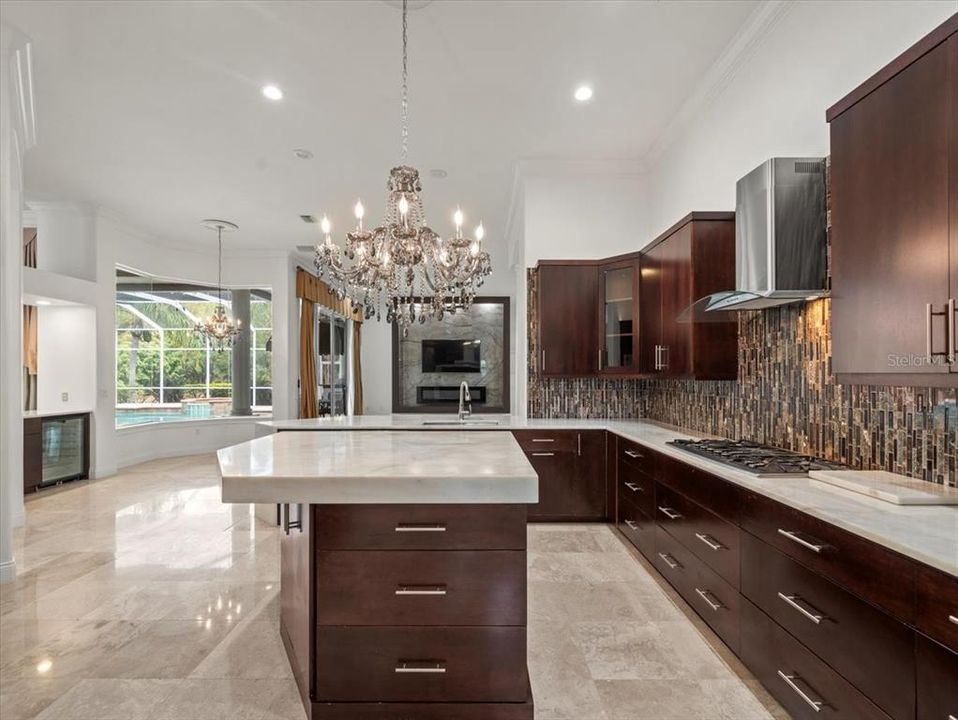 待售: $2,390,000 (4 贝兹, 5 浴室, 4579 平方英尺)