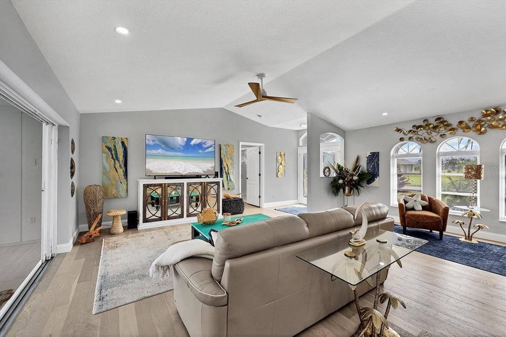 En Venta: $429,000 (3 camas, 2 baños, 1835 Pies cuadrados)