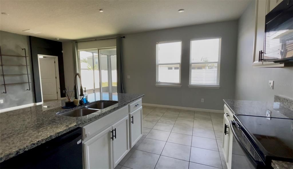 Active With Contract: $369,000 (3 beds, 2 baths, 1515 Square Feet)