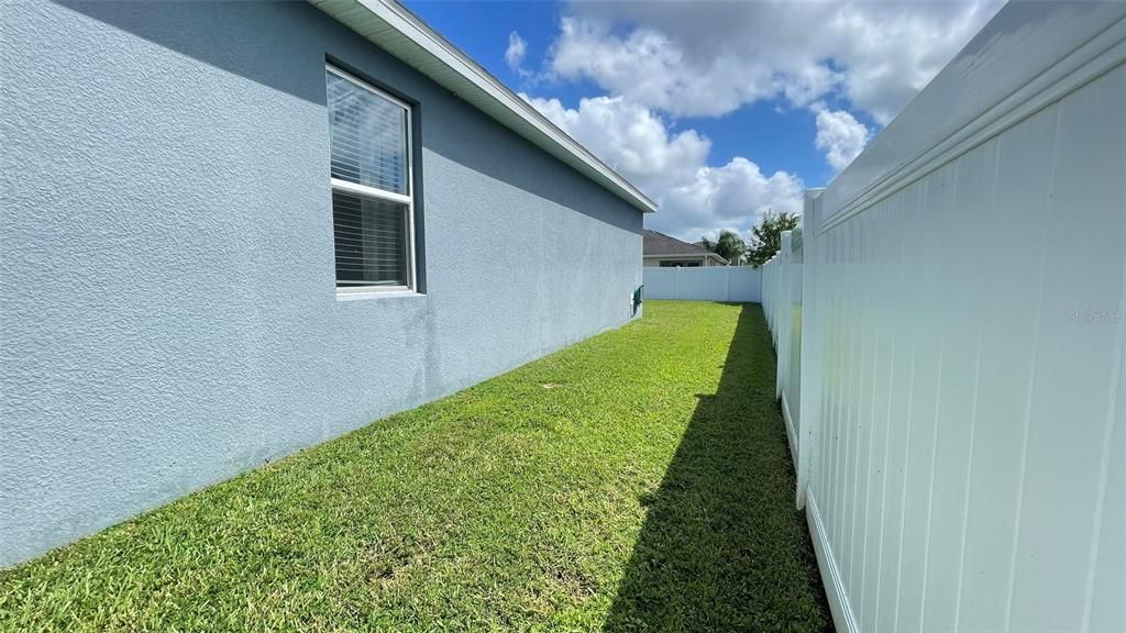 Active With Contract: $369,000 (3 beds, 2 baths, 1515 Square Feet)