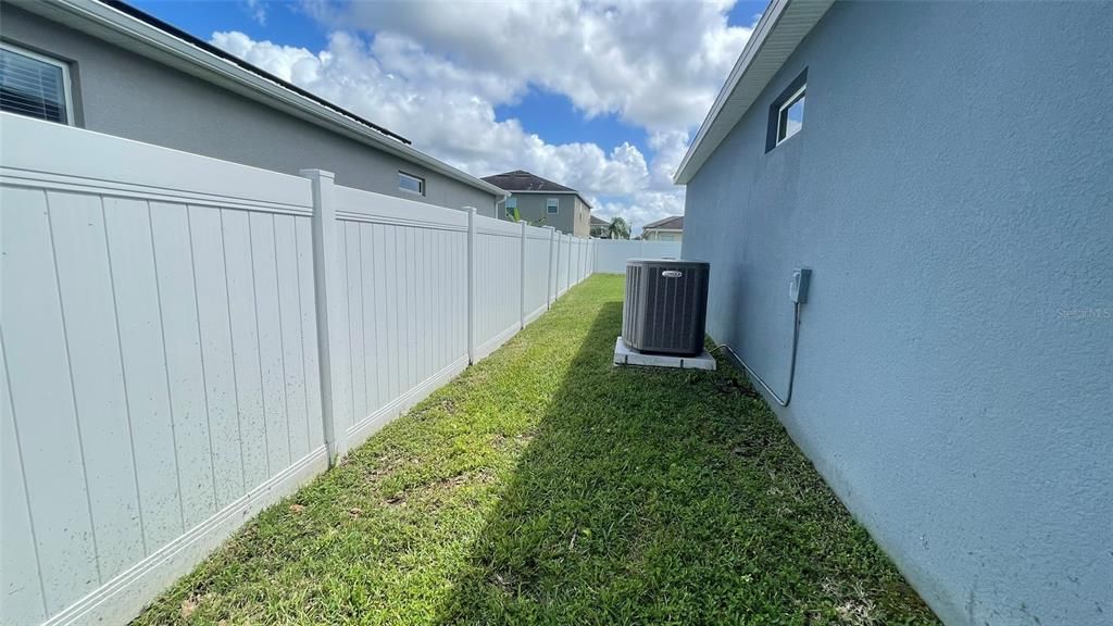 Active With Contract: $369,000 (3 beds, 2 baths, 1515 Square Feet)