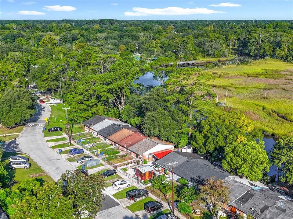 待售: $89,900 (2 贝兹, 1 浴室, 716 平方英尺)