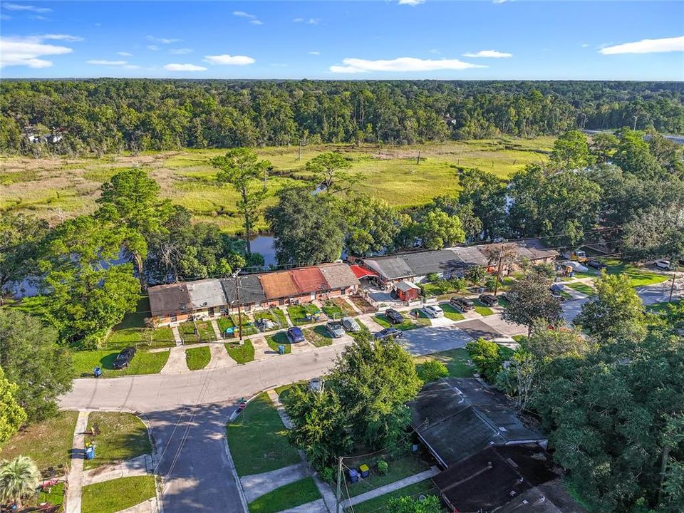 待售: $89,900 (2 贝兹, 1 浴室, 716 平方英尺)