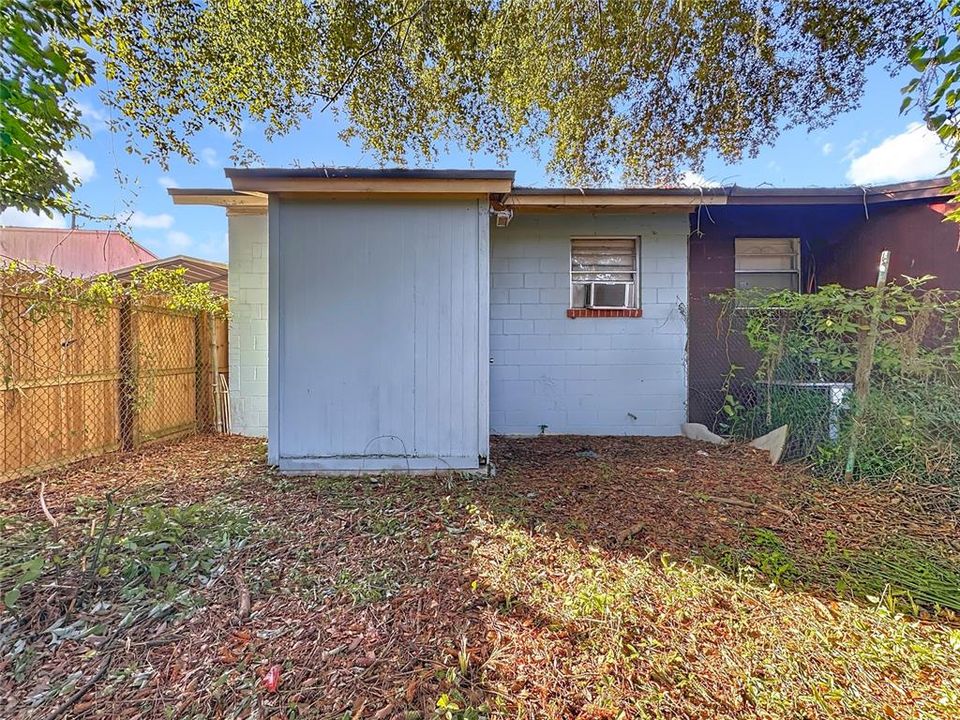 待售: $89,900 (2 贝兹, 1 浴室, 716 平方英尺)