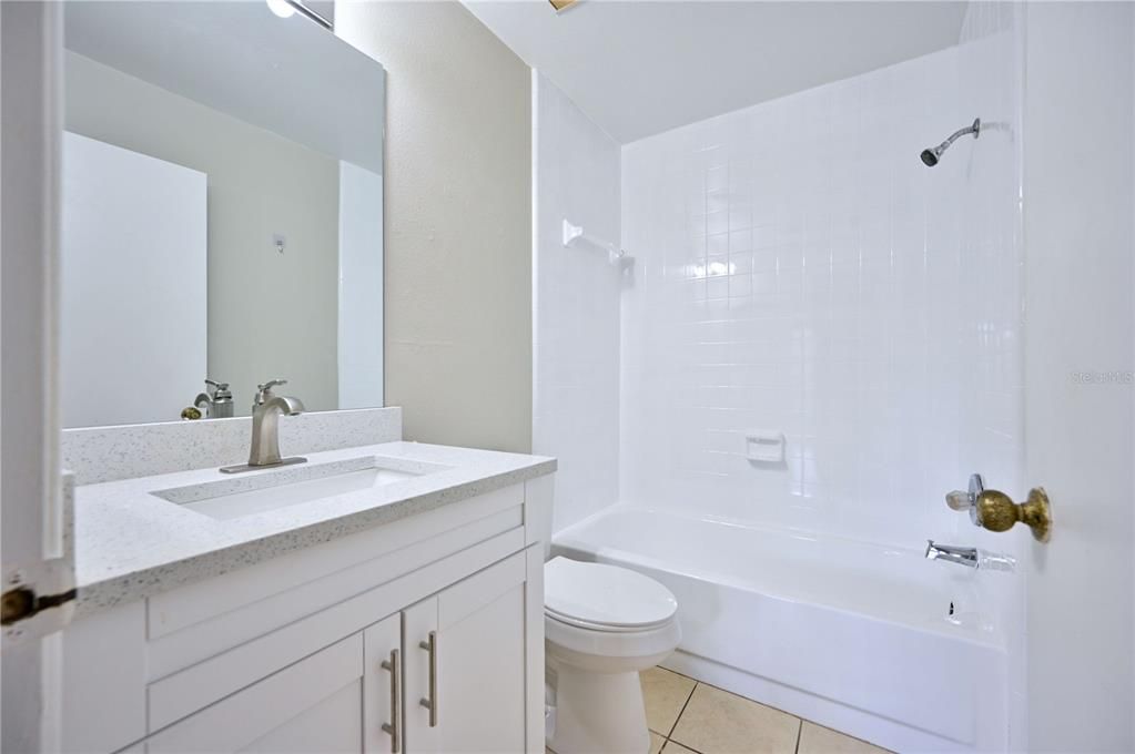 Под контрактом: $1,500 (2 спален, 2 ванн, 912 Квадратных фут)