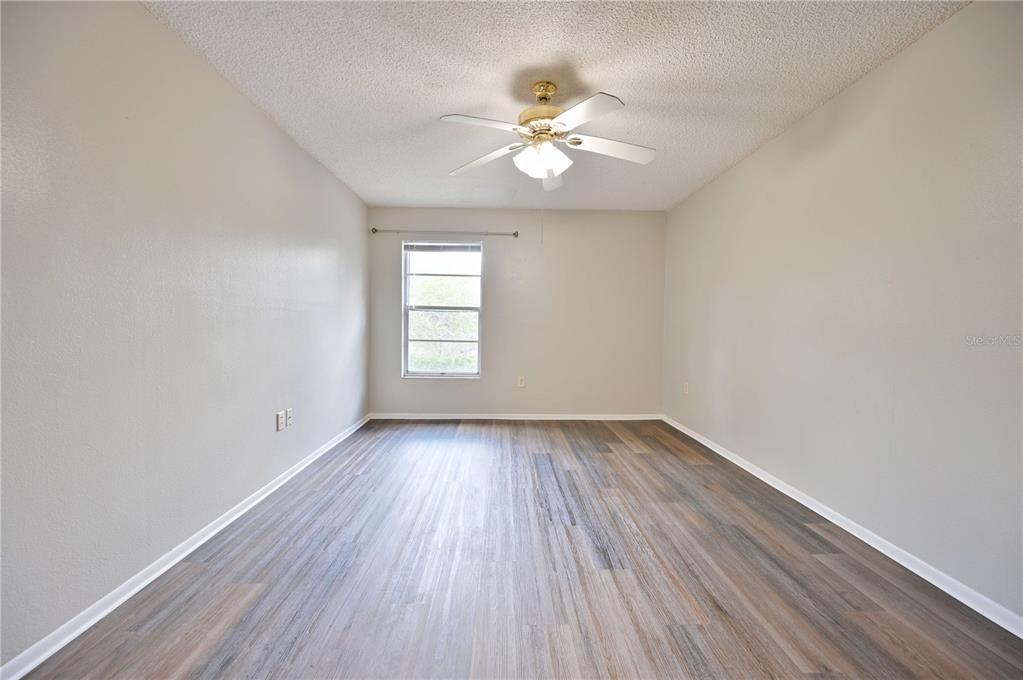 Под контрактом: $1,500 (2 спален, 2 ванн, 912 Квадратных фут)