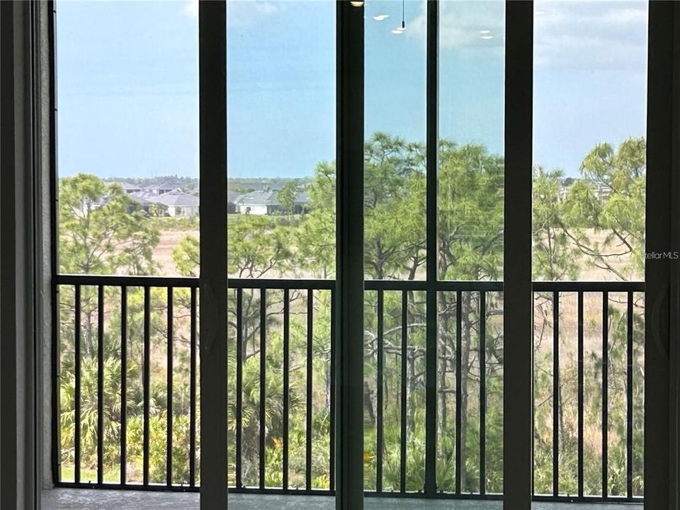 For Rent: $2,000 (2 beds, 2 baths, 1239 Square Feet)