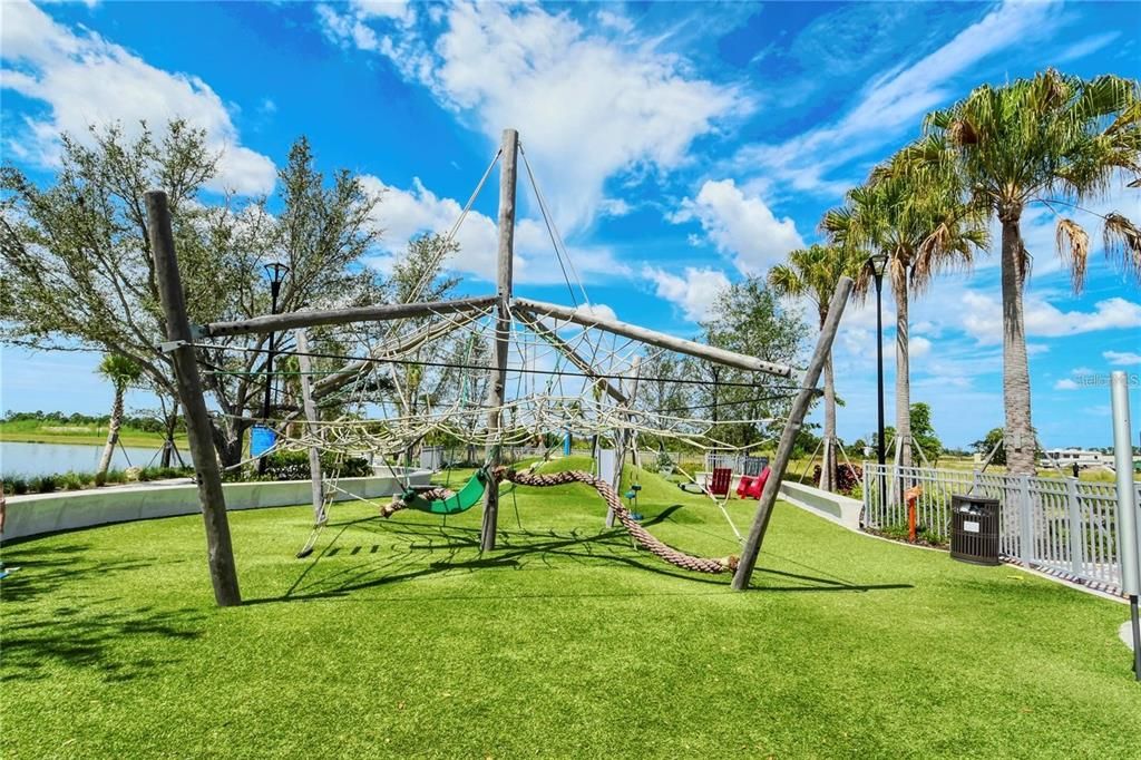 For Rent: $2,000 (2 beds, 2 baths, 1239 Square Feet)