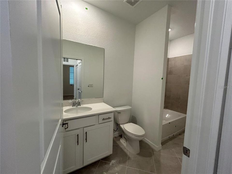 For Rent: $2,000 (2 beds, 2 baths, 1239 Square Feet)