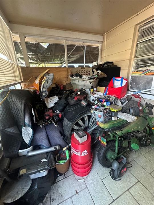 For Sale: $179,600 (2 beds, 1 baths, 672 Square Feet)