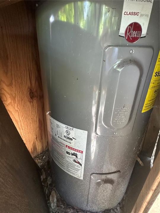 For Sale: $179,600 (2 beds, 1 baths, 672 Square Feet)