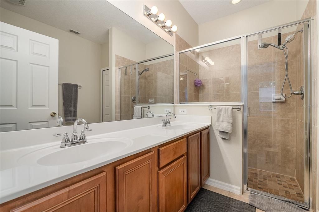 En Venta: $359,900 (3 camas, 2 baños, 1613 Pies cuadrados)