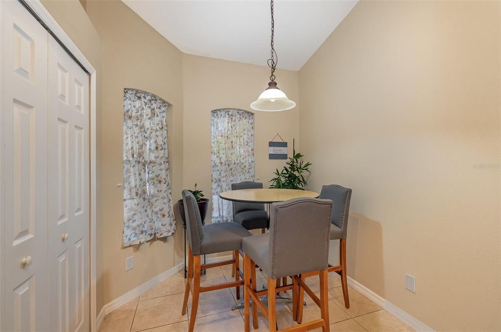 En Venta: $359,900 (3 camas, 2 baños, 1613 Pies cuadrados)