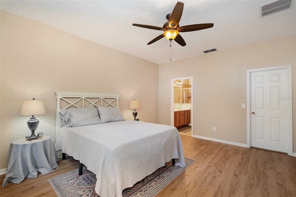 En Venta: $359,900 (3 camas, 2 baños, 1613 Pies cuadrados)