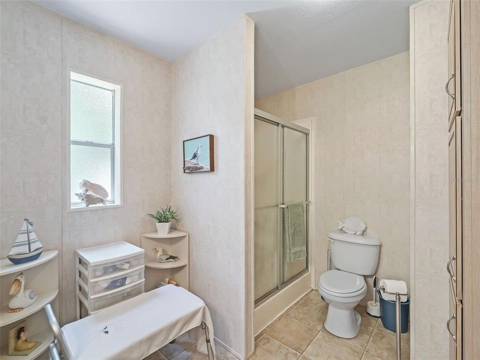 合同活跃: $290,000 (2 贝兹, 2 浴室, 1296 平方英尺)