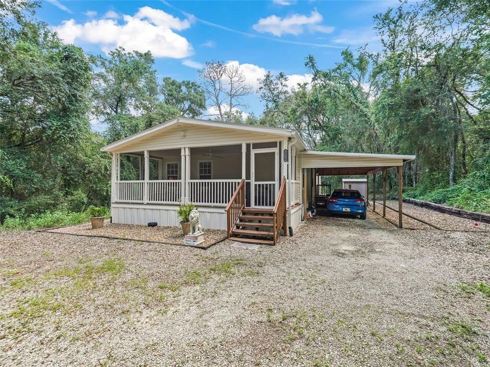 合同活跃: $290,000 (2 贝兹, 2 浴室, 1296 平方英尺)