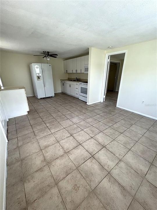 For Rent: $1,200 (1 beds, 1 baths, 650 Square Feet)