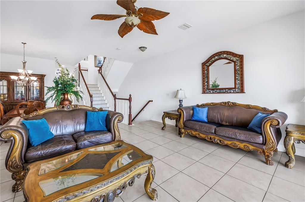 待售: $989,900 (3 贝兹, 3 浴室, 2680 平方英尺)