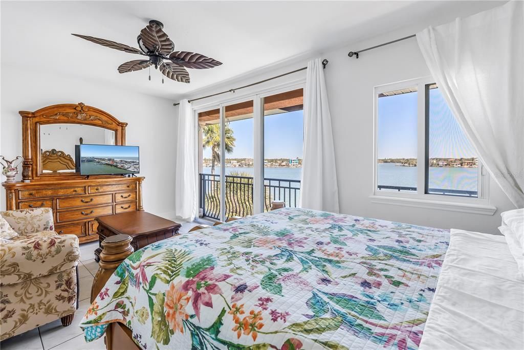 待售: $989,900 (3 贝兹, 3 浴室, 2680 平方英尺)