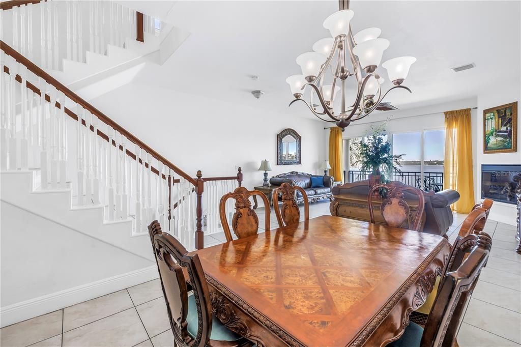 待售: $989,900 (3 贝兹, 3 浴室, 2680 平方英尺)