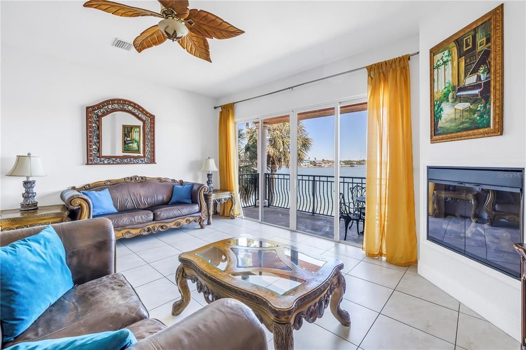 待售: $989,900 (3 贝兹, 3 浴室, 2680 平方英尺)