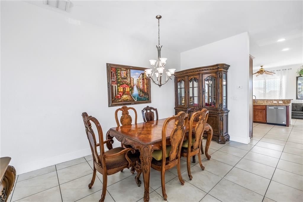 待售: $989,900 (3 贝兹, 3 浴室, 2680 平方英尺)