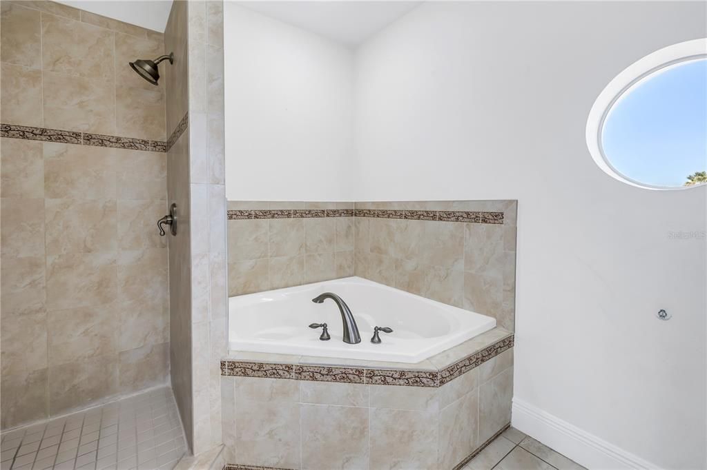 待售: $989,900 (3 贝兹, 3 浴室, 2680 平方英尺)