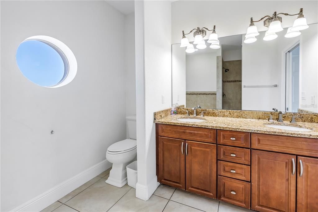 待售: $989,900 (3 贝兹, 3 浴室, 2680 平方英尺)