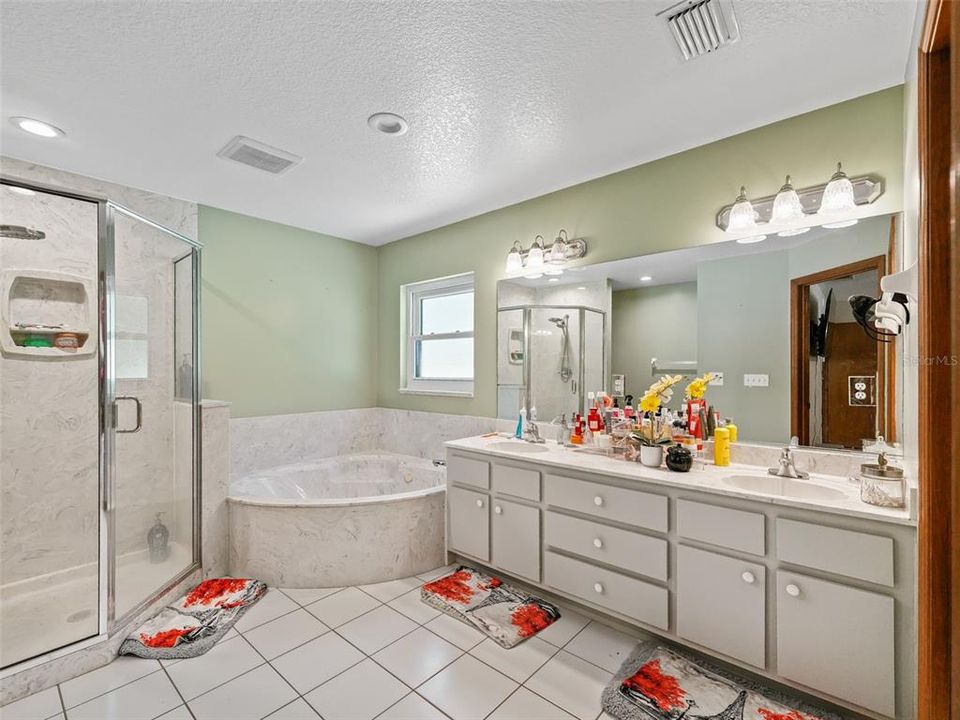 En Venta: $598,700 (3 camas, 2 baños, 2087 Pies cuadrados)