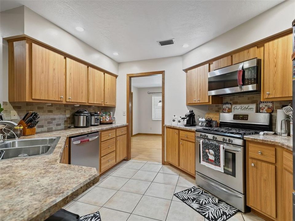 En Venta: $598,700 (3 camas, 2 baños, 2087 Pies cuadrados)