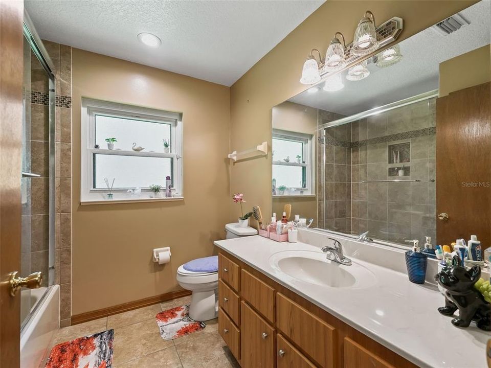 En Venta: $598,700 (3 camas, 2 baños, 2087 Pies cuadrados)