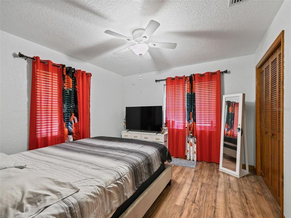 En Venta: $598,700 (3 camas, 2 baños, 2087 Pies cuadrados)