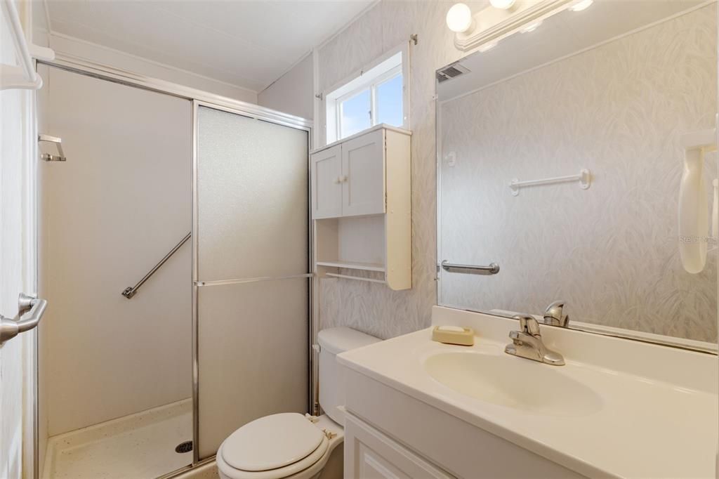 待售: $110,000 (2 贝兹, 2 浴室, 1120 平方英尺)