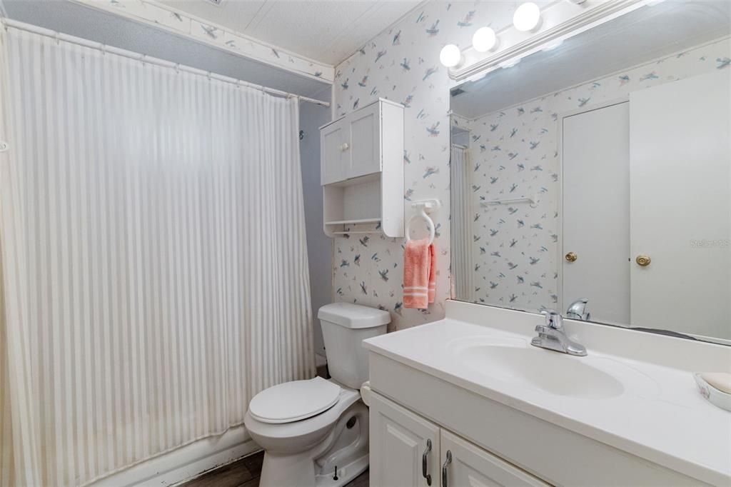 待售: $110,000 (2 贝兹, 2 浴室, 1120 平方英尺)