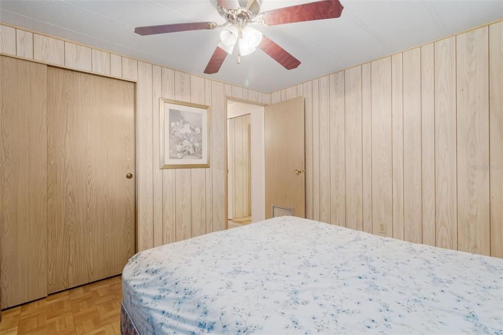 待售: $110,000 (2 贝兹, 2 浴室, 1120 平方英尺)