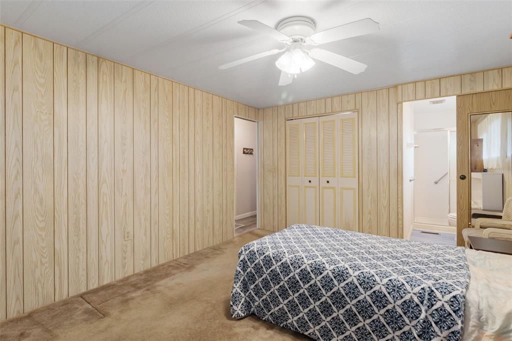 待售: $110,000 (2 贝兹, 2 浴室, 1120 平方英尺)