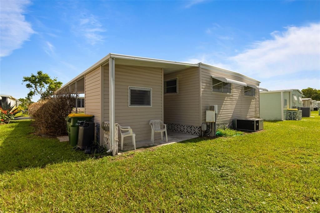 待售: $110,000 (2 贝兹, 2 浴室, 1120 平方英尺)