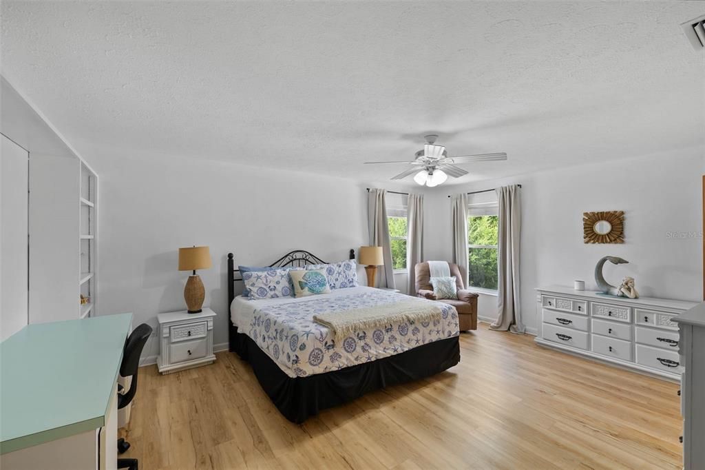 En Venta: $599,900 (3 camas, 2 baños, 1491 Pies cuadrados)