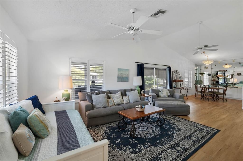 En Venta: $599,900 (3 camas, 2 baños, 1491 Pies cuadrados)