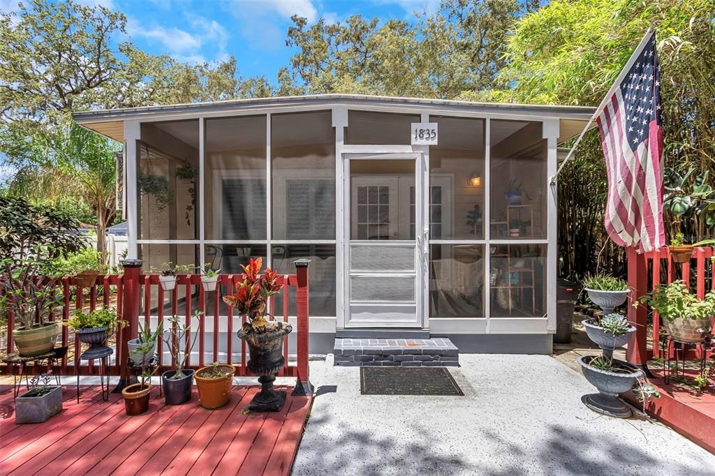 Vendido Recientemente: $290,000 (2 camas, 1 baños, 704 Pies cuadrados)