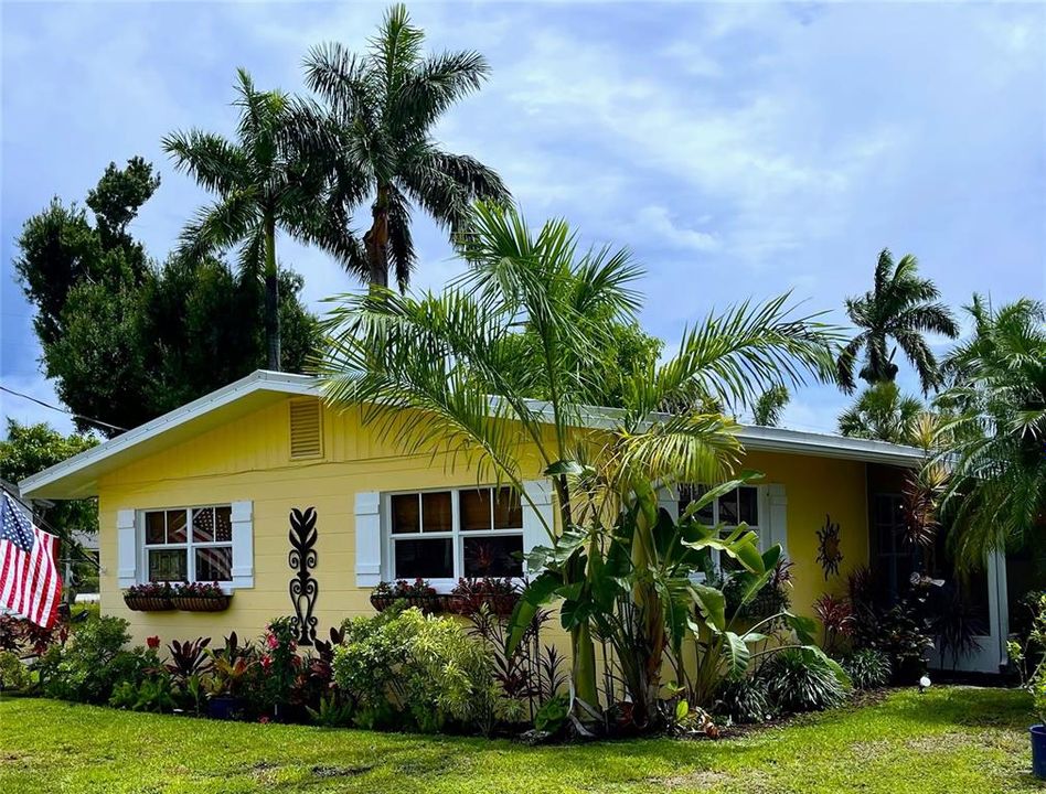 For Sale: $255,000 (3 beds, 2 baths, 1456 Square Feet)