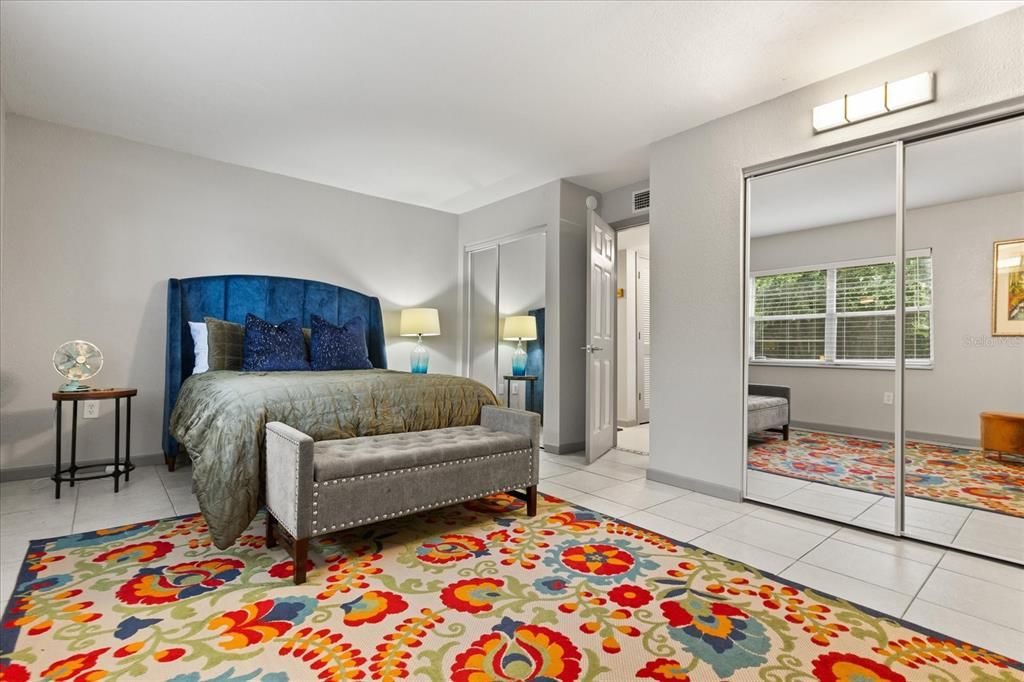 For Sale: $170,000 (1 beds, 1 baths, 781 Square Feet)